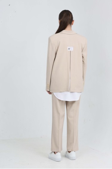 0300-140-176 БЕЖЕВЫЙ КЛАССИЧЕСКИЙ КОСТЮМ СТАНДАРТНОГО КРОЯ