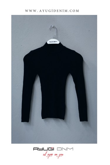 17114-134-182 ТРИКОТАЖНЫЙ СВИТЕР С ЧЕРНЫМ УЗОРОМ