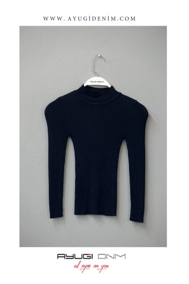 17114-134-182 ТЕМНО-СИНИЙ ВЯЗАНЫЙ СВИТЕР С ПОЛОСАТЫМ УЗОРОМ