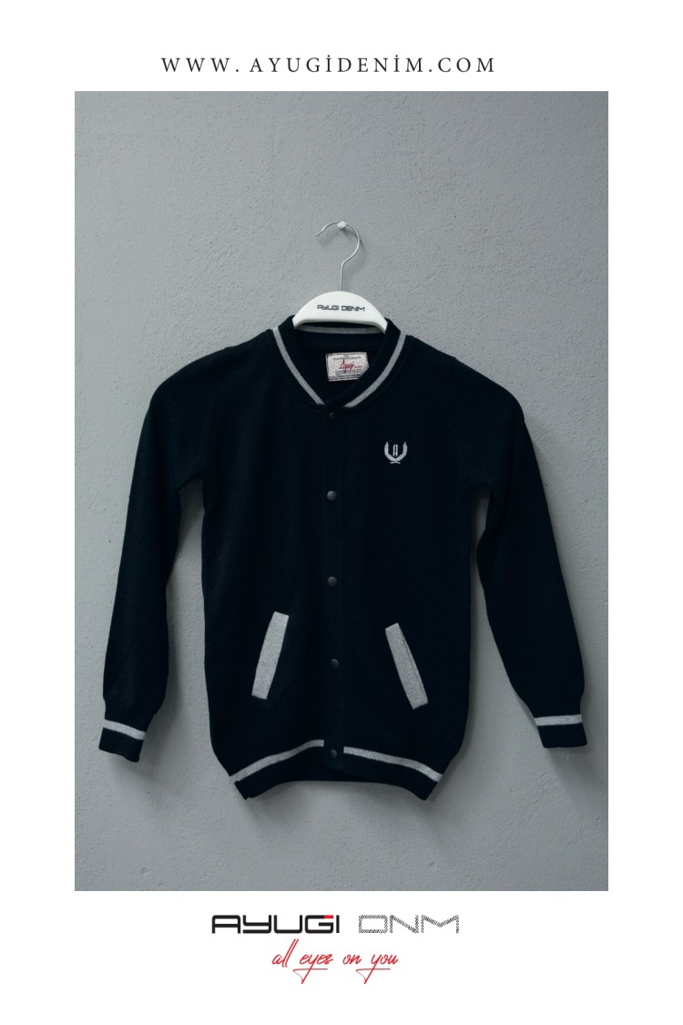 17130-122-170 ЧЕРНЫЙ ЖИЛЕТ НА ПУГОВИЦАХ С ДЛИННЫМИ РУКАВАМИ