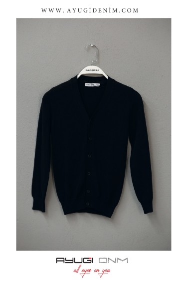 17168-122-170 ЧЕРНЫЙ ЖИЛЕТ НА ПУГОВИЦАХ С ДЛИННЫМИ РУКАВАМИ