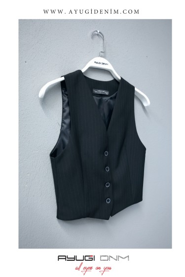 17219-134-164 ЧЕРНЫЙ ЖИЛЕТ В ПОЛОСКУ С V-ОБРАЗНЫМ ВЫРЕЗОМ