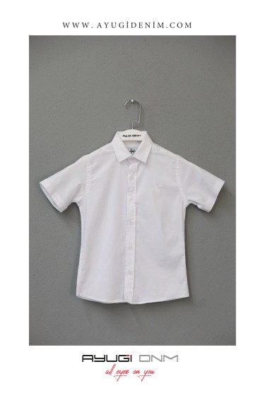 18111-116-140 БЕЛАЯ РУБАШКА С КОРОТКИМ РУКАВОМ НА ПУГОВИЦАХ