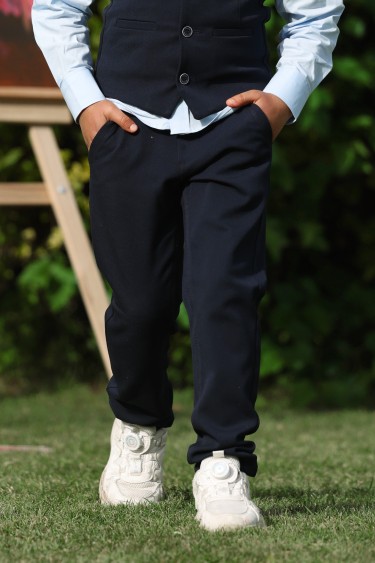 3339-122-140 БРЮКИ НОРМАЛЬНОГО РАЗМЕРА ИЗ ТКАНИ ТЕМНО-СИНЕГО ГАБАРДИНА