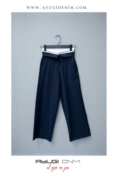 9529-134-164 ТЕМНО-СИНИЕ БРЮКИ ИЗ ТКАНИ ИНДИВИДУАЛЬНОГО ПОШИВА С БЕЛЫМИ ДЕТАЛЯМИ