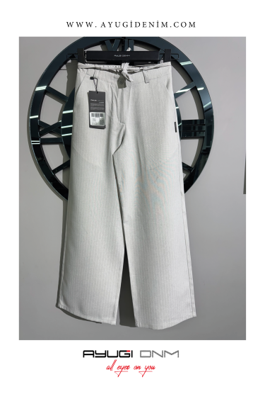 9576-134-164 СПЕЦИАЛЬНО СИДЯЩИЕ БРЮКИ В ПОЛОСКУ С РИСУНКОМ НА ПОЯСИИ