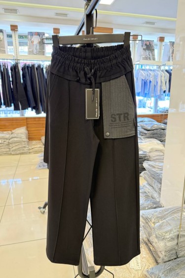 ЧЁРНЫЕ СПОРТИВНЫЕ ШТАНЫ С ДОПОЛНИТЕЛЬНОЙ ТКАНЬЮ НА КАРМАНЕ