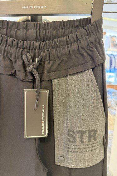 ЧЁРНЫЕ СПОРТИВНЫЕ ШТАНЫ С ДОПОЛНИТЕЛЬНОЙ ТКАНЬЮ НА КАРМАНЕ