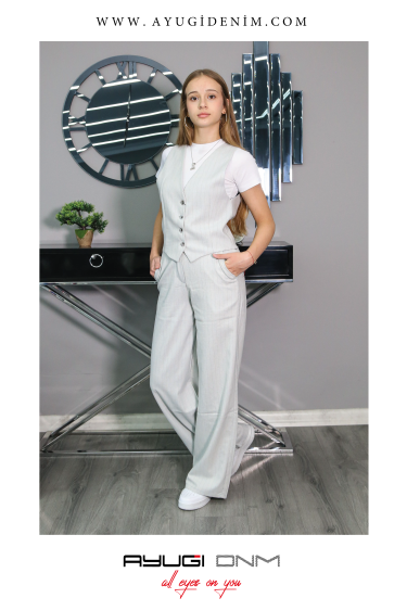 17279-140-170 MAVİ V YAKA ÇİZGİLİ YELEK