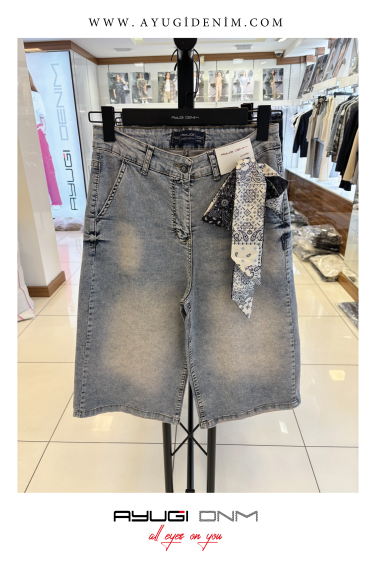 9656-134-164 ДЖИНСОВЫЕ ШОРТЫ ИНДИВИДУАЛЬНОГО ПОШИВА С ДЕКОРОМ ИЗ СТРАЗ