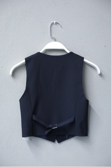 17219-134-164 ТЕМНО-СИНИЙ ЖИЛЕТ В ПОЛОСКУ С V-ОБРАЗНЫМ ВЫРЕЗОМ