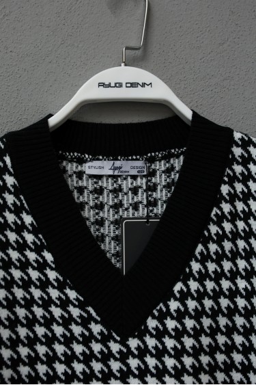 17165-128-164 УЗОРЧАТЫЙ ВЯЗАНЫЙ СВИТЕР-БЕЗРУКАВКА